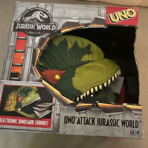 UNO Attack Jurassic World Dilophodaurus Dinosaur Head Card Launcher and Cards - Picture 4 of 4